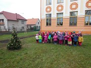 Rozsvícení vánočního stromku u školky